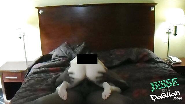 Ely sentada en la botella hasta venirse muy massage érotique streaming hot