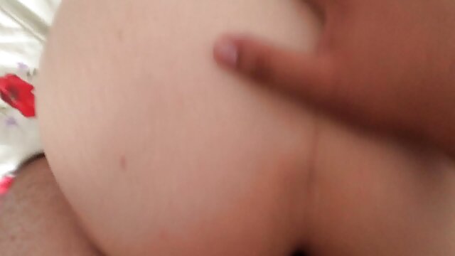 Poussins film erotique femmes mures de tentation!