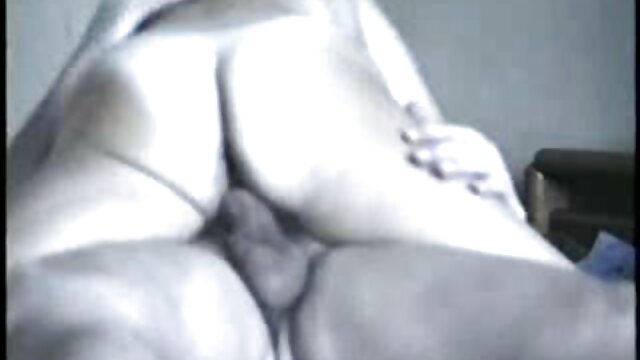 Débarrasser avec un scene erotique amateur corsett sur une chaise