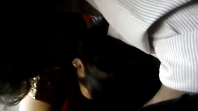 Jeune brune se fait baiser et xxx film erotique creampied sur la table