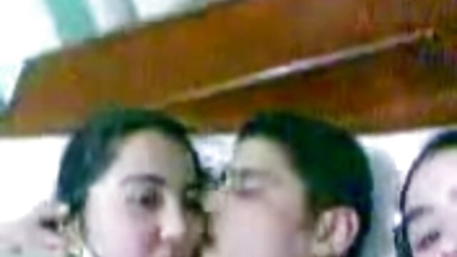 Incroyable jeune étudiante aux gros seins teen film érotique gratuit donne une pipe profonde