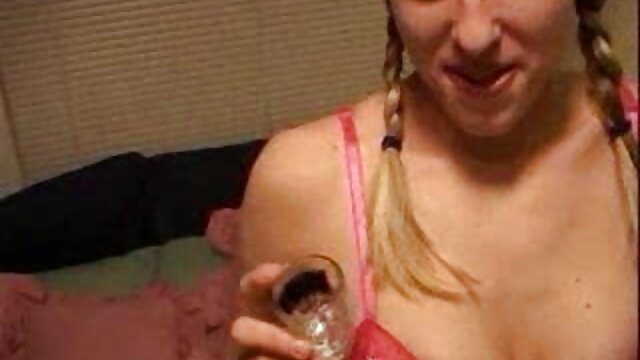 Spectacle film érotique porn de webcam à gros seins