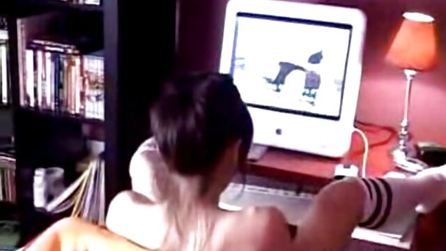 NICKI RUBS SA CHATTE POUR VOTRE PLAISIR streaming massage erotique