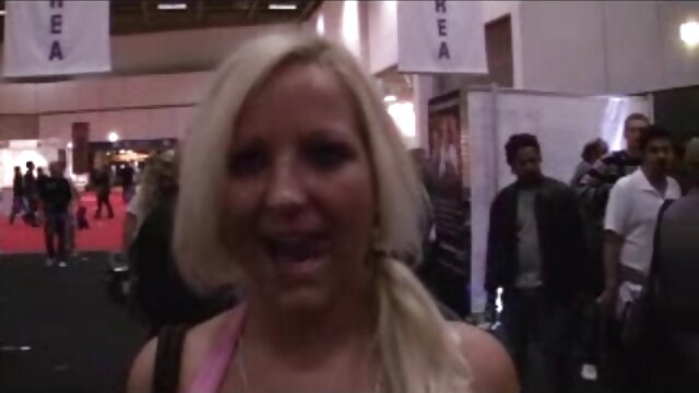 BlowPass Dolly Leigh Extreme film erotique de femme Deepthroating Facefuck