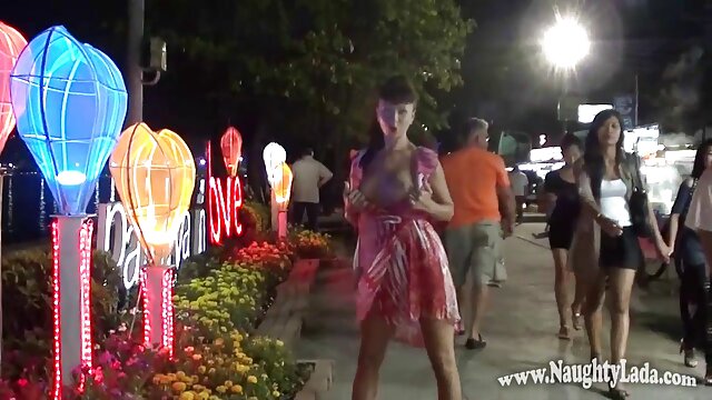 Blonde super chaude en erotiqe gratuit bas blancs baise dur