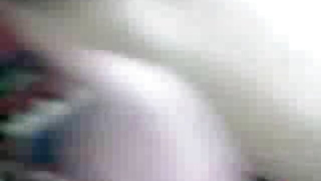 Petite petite ado suce film x erotique gratuit et rebondit sur quatre grosses bites noires