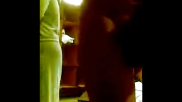 Teeny séduisante scene erotique amateur draine toutes les personnes âgées cum out
