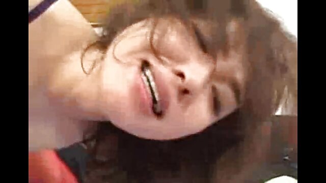 Petite 18yo Alice Pink percée après avoir sucé une grosse bite en video erotique avec scenario POV