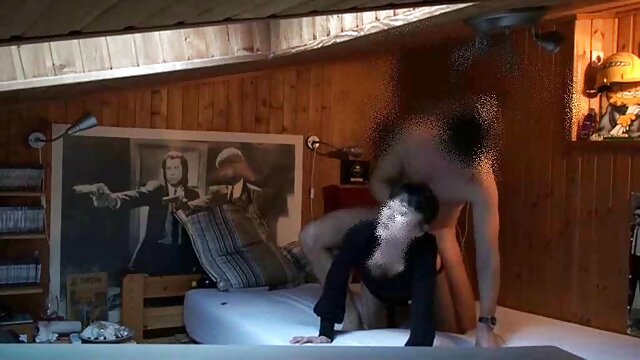 Une superbe brune se fait défoncer la chatte et le cul film erotique femmes mures