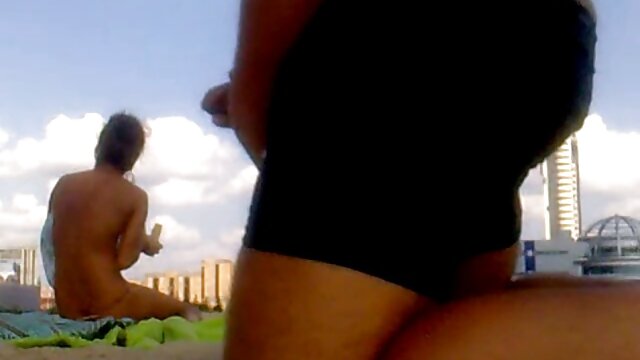Jolie fille streaming massage erotique danse strip-tease doux